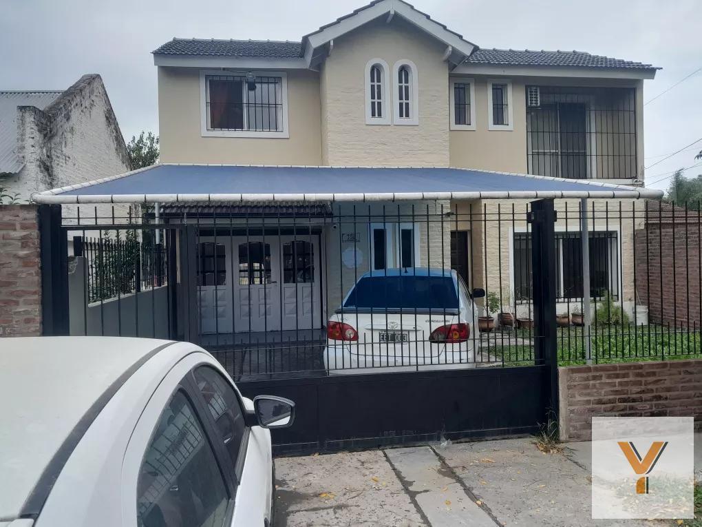 Foto de Casa en venta - 3 Dormitorios 3 Baños - Cocheras - 620Mts2 - Ingeniero Maschwitz, imagen 3