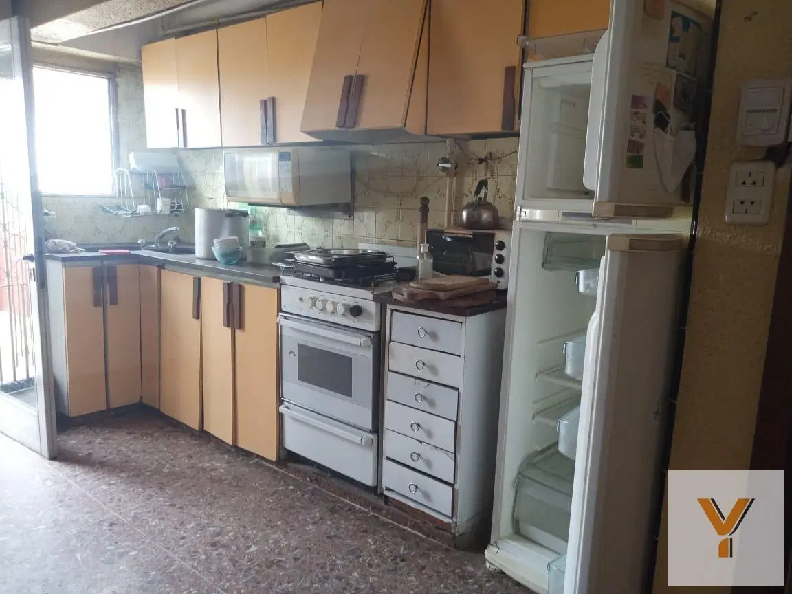 Casa en venta - 3 Dormitorios 1 Baño - Cochera - 170Mts2 - Quilmes 5