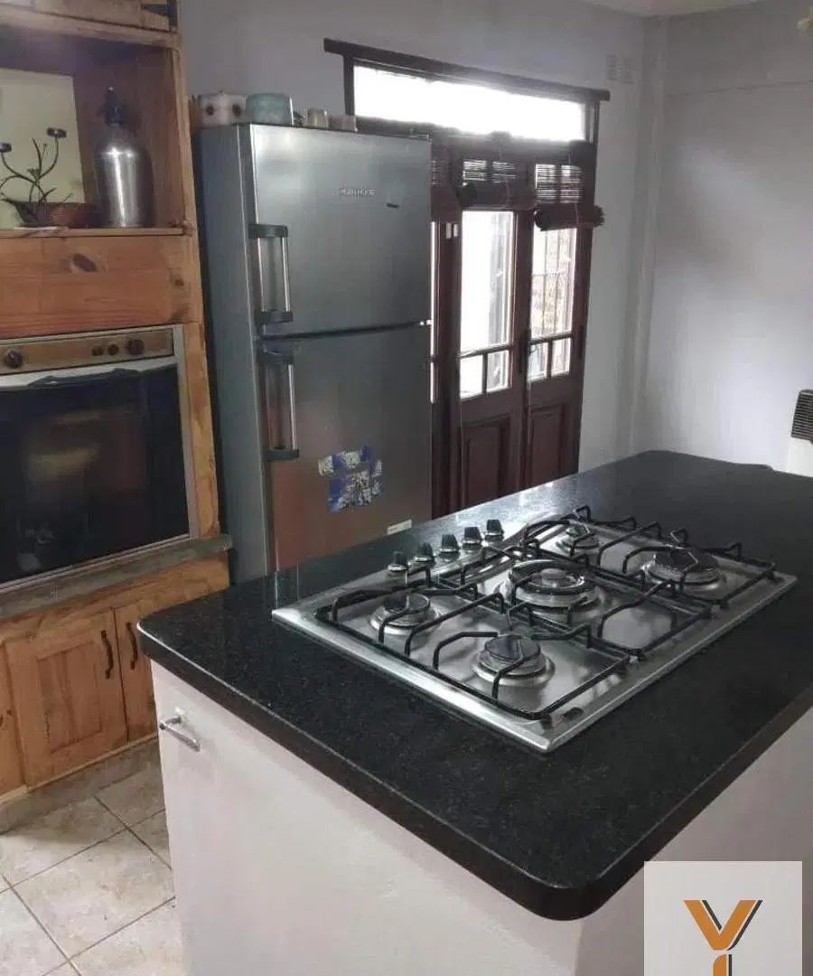 Casa en Alquiler - 2 Dormitorios 2 Baños - 200mts - Lomas De Zamora (Partido) 8