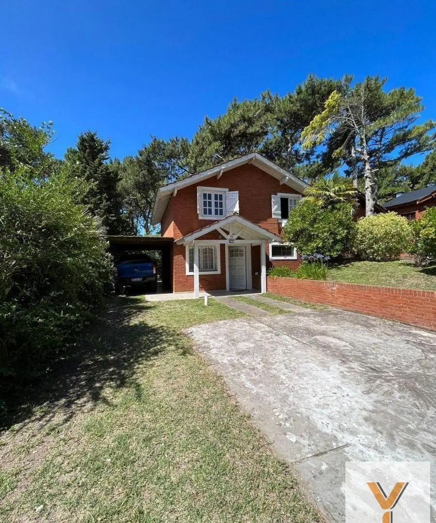 Casa en venta - 7 Dormitorios 5 Baños - Pinamar 1