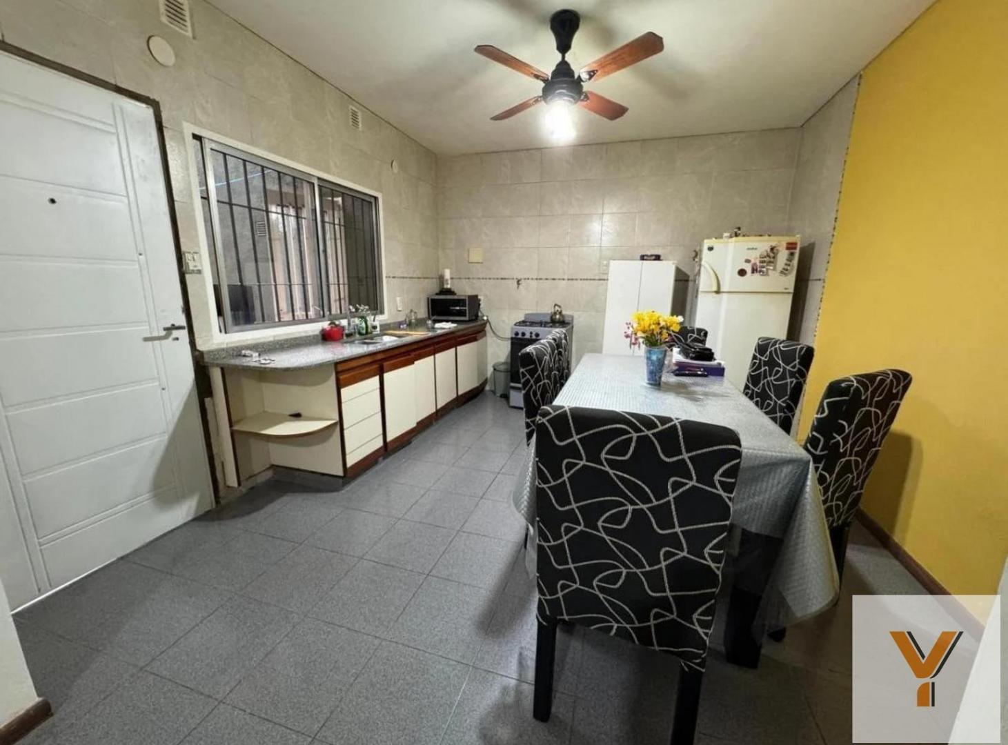 Foto de PH en venta - 2 Dormitorios 1 Baño - Ramos Mejía, imagen 1