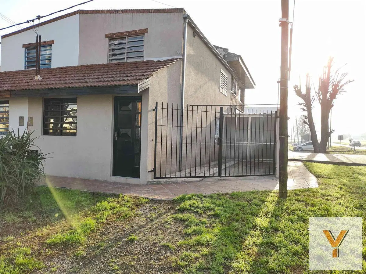 Dúplex en venta - 2 dormitorios 1 baño 1 cochera - 70mts2 - La Plata 3