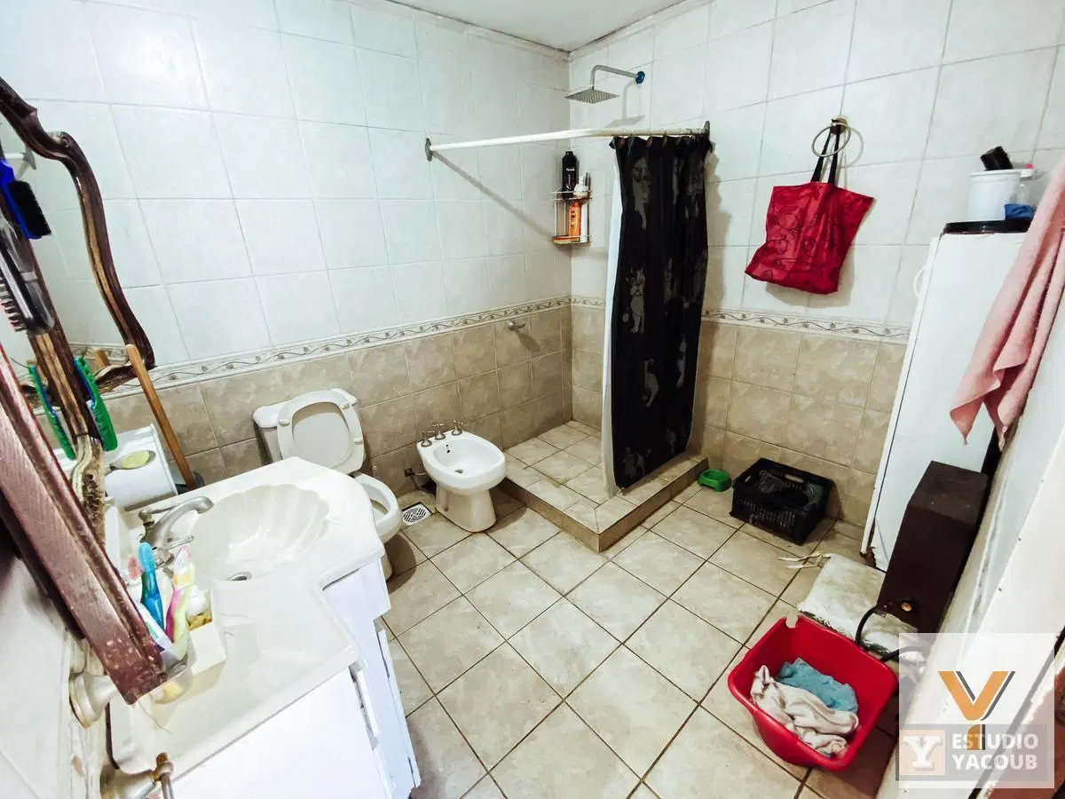Casa en venta - 2 dormitorios 1 baño - Cochera - 107mts2 - Barrio Norte, La Plata 4