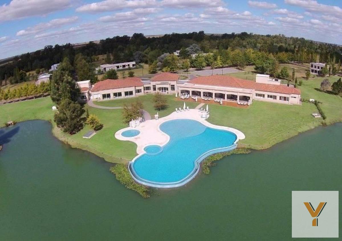 Foto de Terreno en venta - 2.709mts2 - Club Miralagos, imagen 5