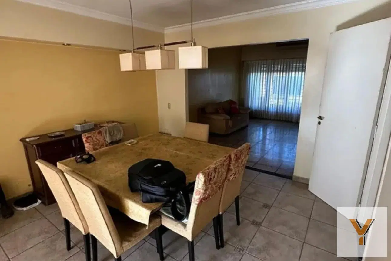 Casa en venta - 2 Dormitorios 2 Baños - Cochera - 160Mts2 - Morón 5