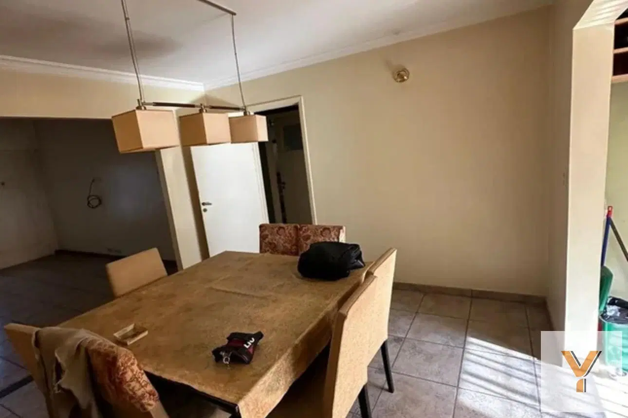 Casa en venta - 2 Dormitorios 2 Baños - Cochera - 160Mts2 - Morón 1