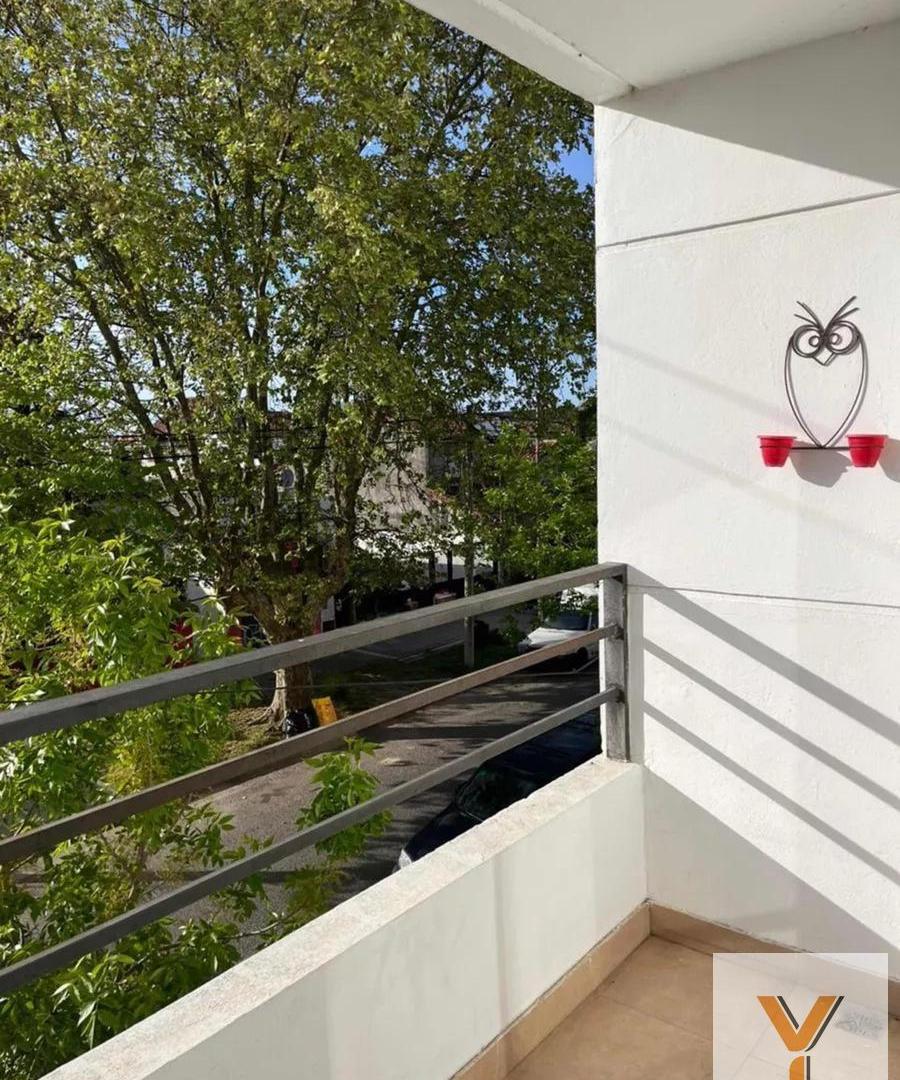 Foto de Departamento en venta - 2 Dormitorios 1 Baño - Cochera - 70Mts2 - Miramar, imagen 3
