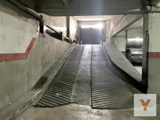 Cochera en venta - 12mts2 - Martínez, San Isidro 3