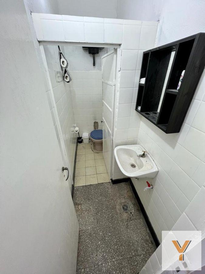 Foto de Local en venta - 1 Toilette - 26Mts2 - Lomas del Mirador, La Matanza, imagen 3
