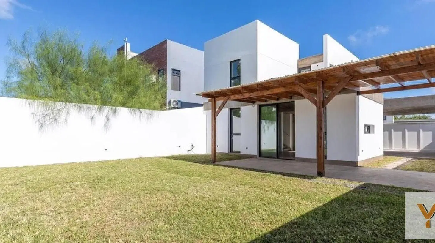 Casa en venta - 3 Dormitorios 2 Baños - Gorina 1