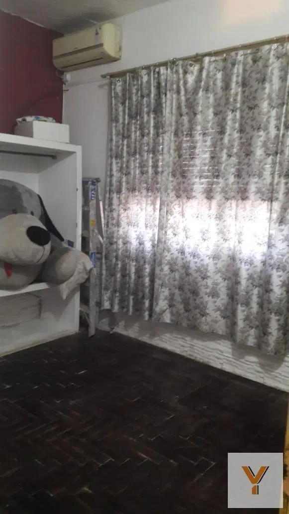 Casa en venta - 3 Dormitorios 1 Baño - 120Mts2 - Bernal Este 3