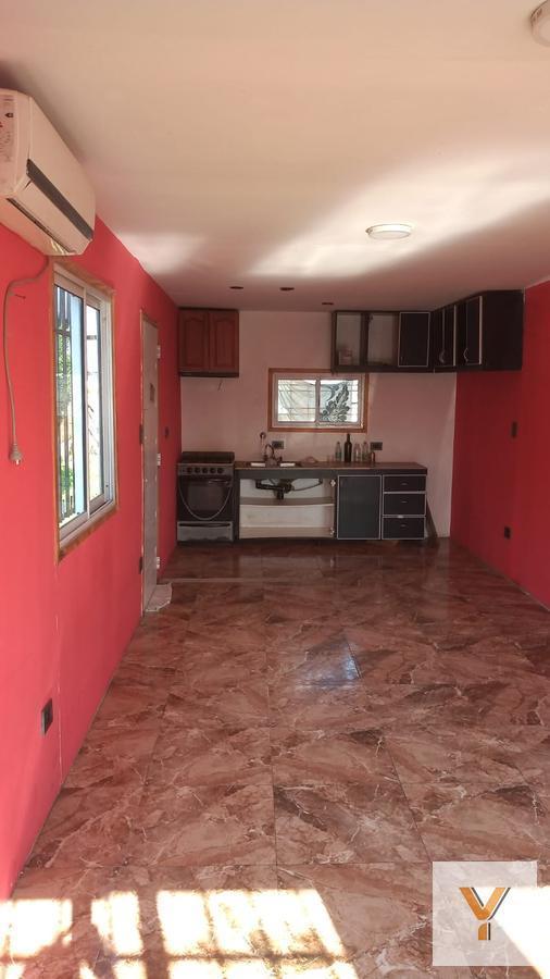 Foto de Casa en venta - 2 dormitorios 1 baño - 40mts2 - Melchor Romero, imagen 2
