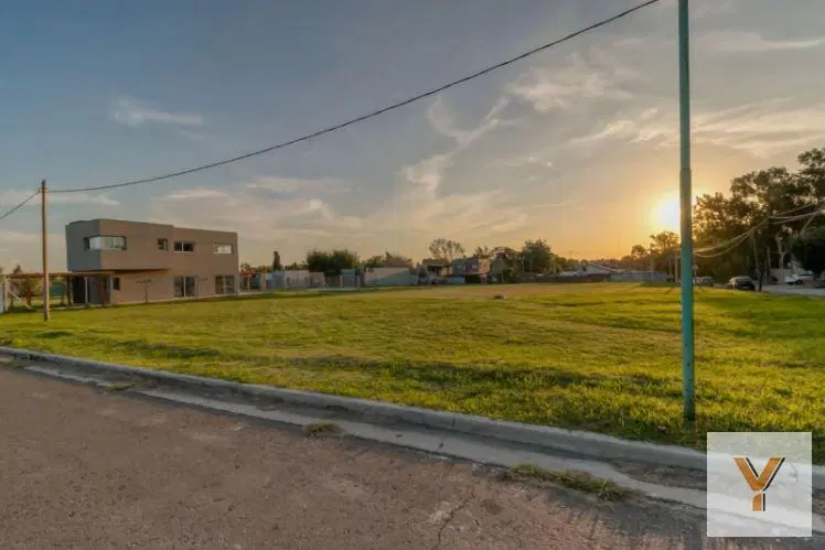 Terrenos en venta - 349mts2 - Altos de Lacroze, Manuel B. Gonnet, La Plata 2