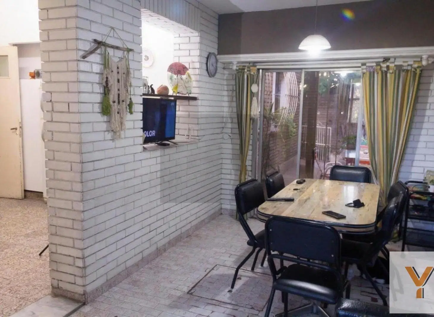 Casa Multifamiliar en venta - 3 Dormitorios 1 Baño - Ciudadela 5