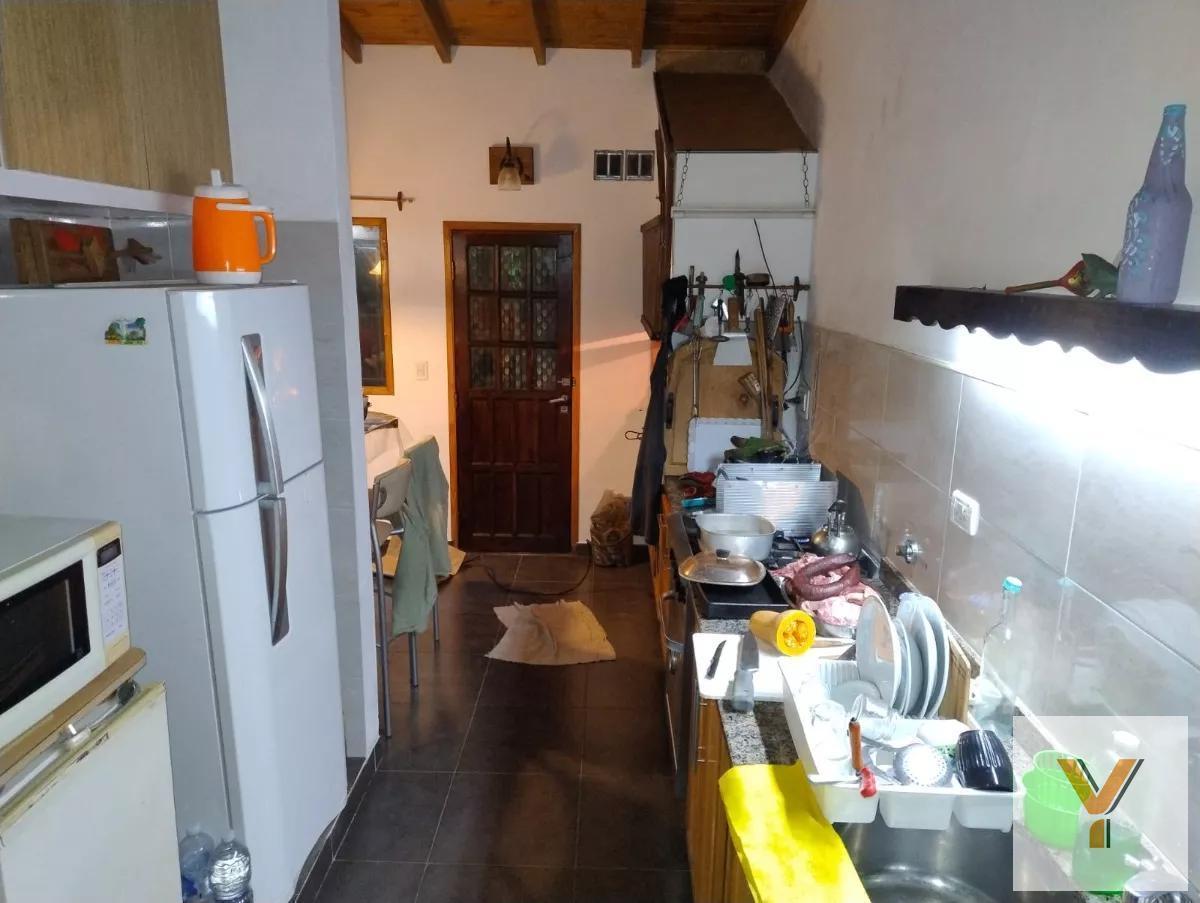 Foto de Casa en venta - 2 Dormitorios 2 Baños - Cocheras - 300Mts2 - Santa, imagen 1