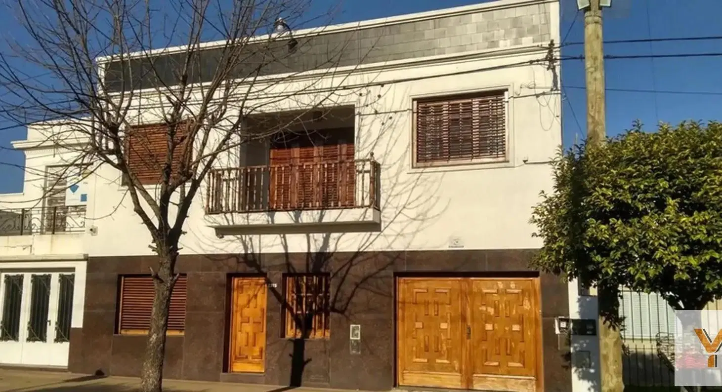 Casa en venta - 4 Dormitorios 5 Baños - Cochera - 620Mts2 - Villa Elvira 1