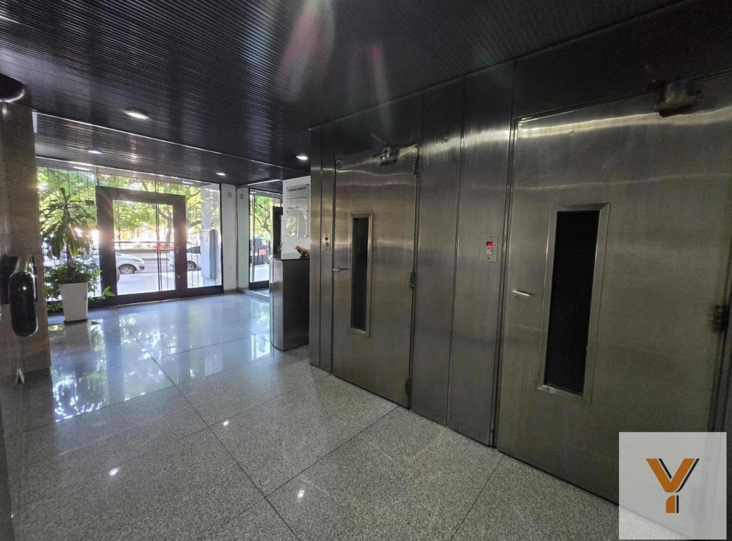 Foto de Oficina en Venta - 3 Dormitorios 1 Baño - 100mts - San Nicolás, imagen 5