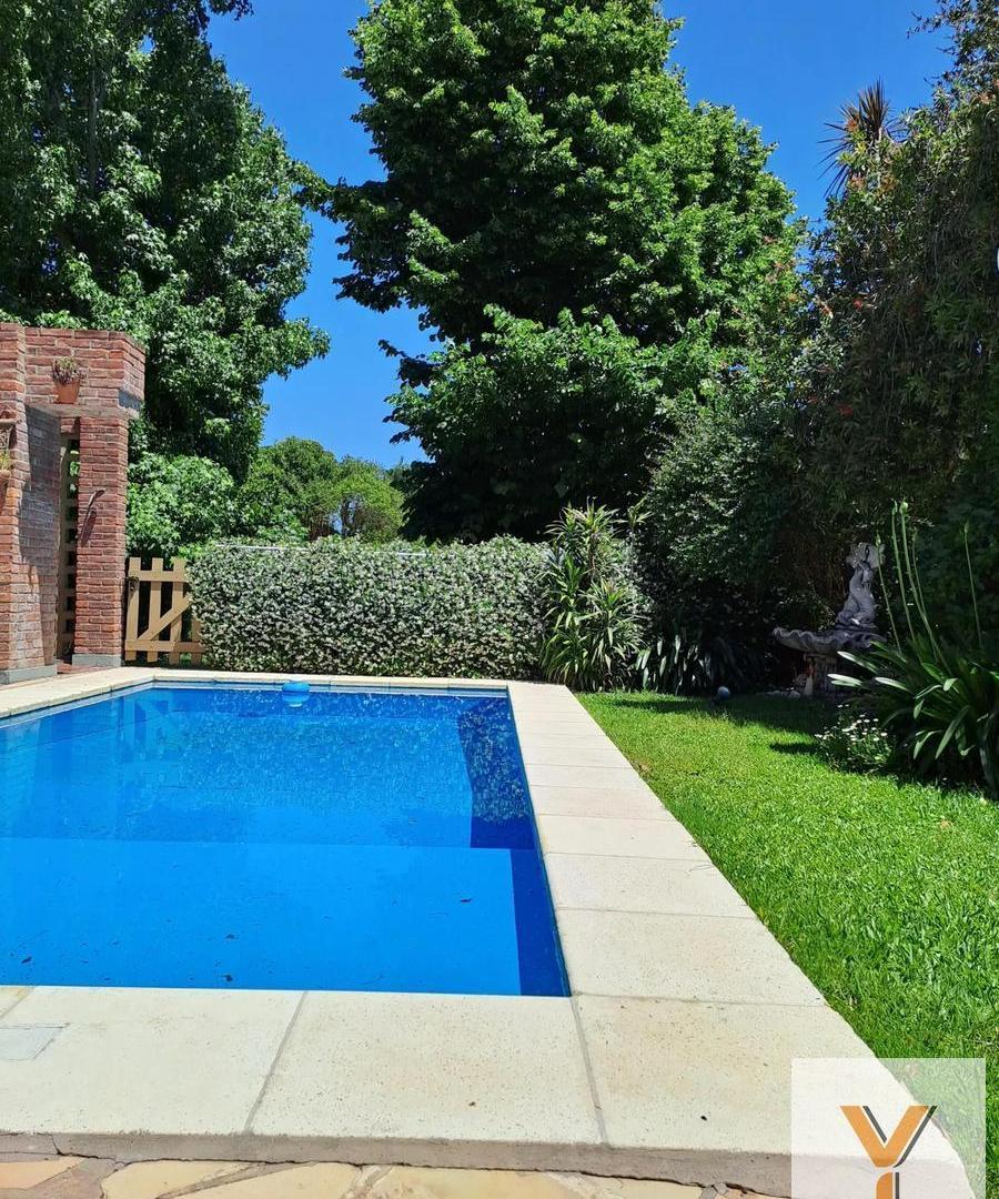 Foto de Casa en Venta - 3 Dormitorios 3 Baños - 586mts - Berazategui, imagen 1