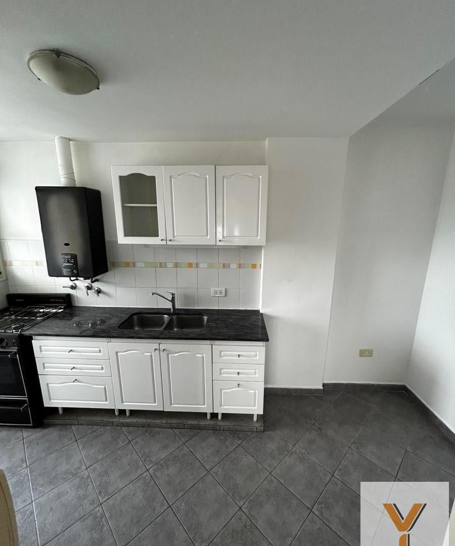 Foto de Departamento en Alquiler - 2 Dormitorios 1 Baño - 80mts - La Plata, imagen 2