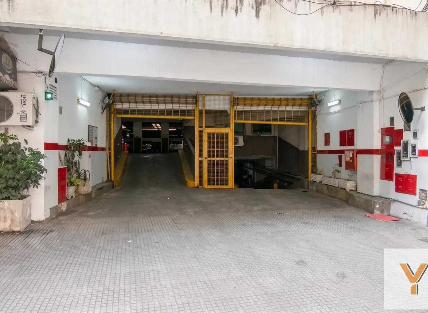 Foto de Cochera en Venta - - 12mts - Barrio Norte, imagen 3