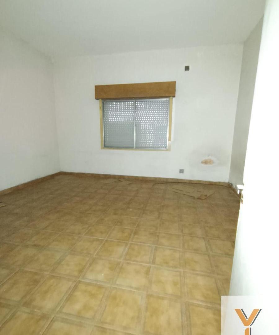Foto de Departamento en Venta - 4 Dormitorios 2 Baños - 224.87mts - Avellaneda, imagen 3