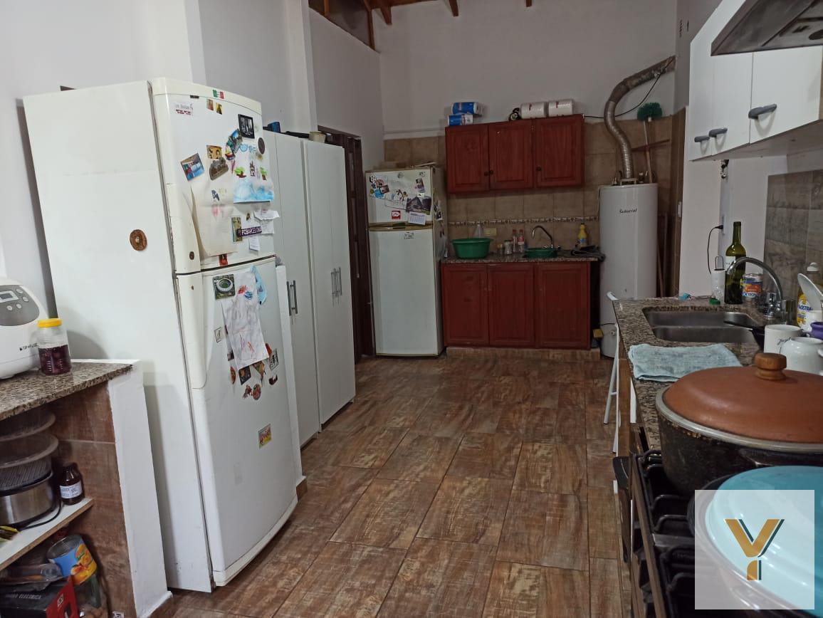 Foto de Casa en venta - 4 dormitorios 3 baños - 600mts2 - Manuel B. Gonnet, imagen 2
