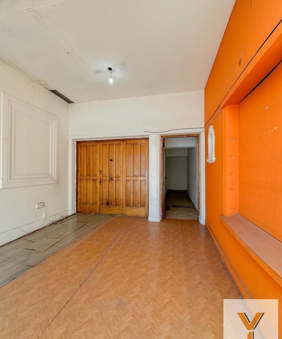 Foto de Casa en venta - 4 Dormitorios 2 Baños - Ramos Mejía, imagen 2