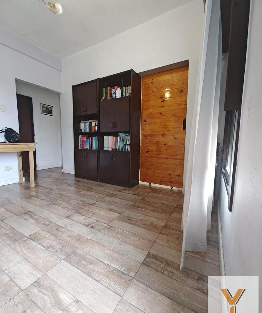 Foto de PH en Venta - 4 Dormitorios 2 Baños - 189mts - Lomas De Zamora (Partido), imagen 1