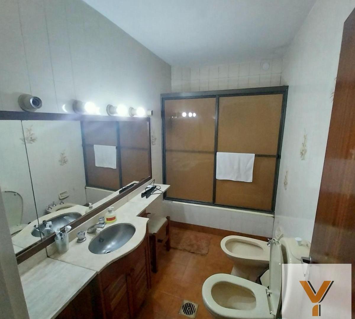 Foto de PH en venta - 3 Dormitorios 2 Baños - La Plata, imagen 4