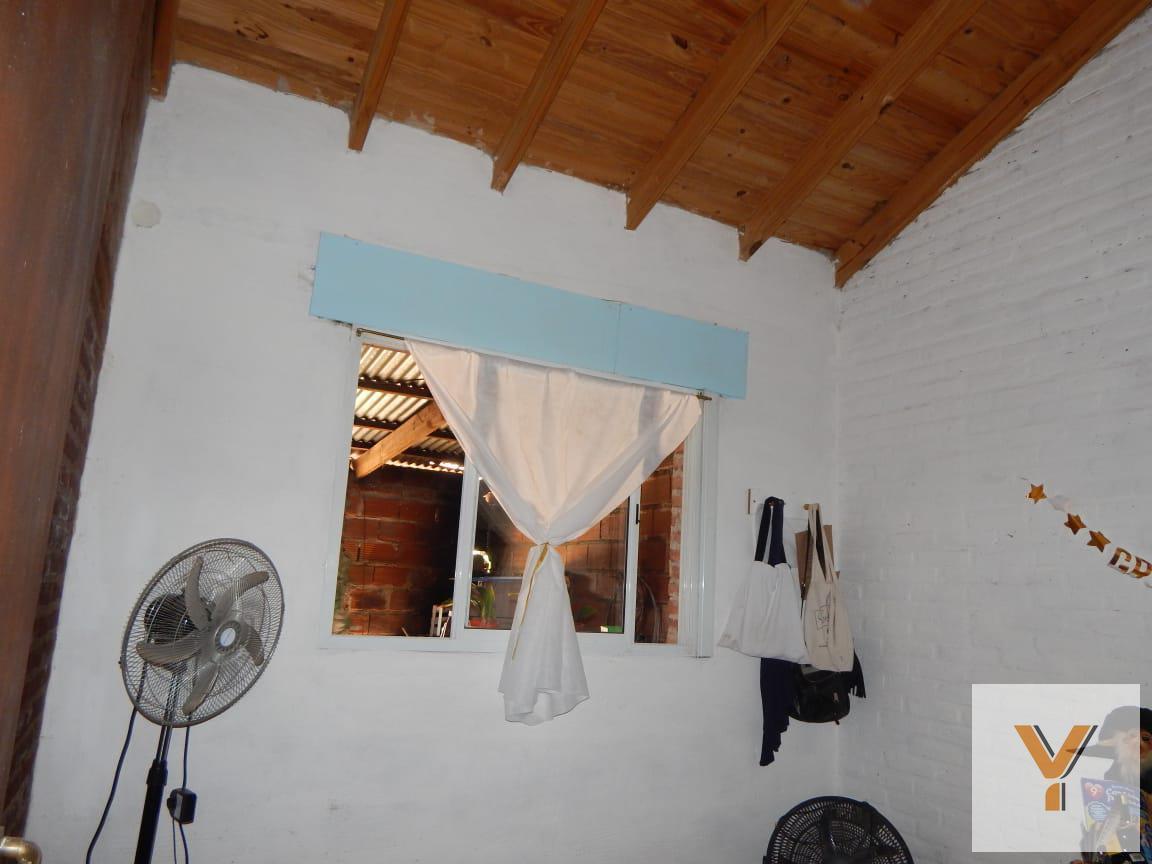Foto de Casa venta - 2 dormitorios 1 baño 1 cochera - 313mts2 totales - Suipacha, imagen 5