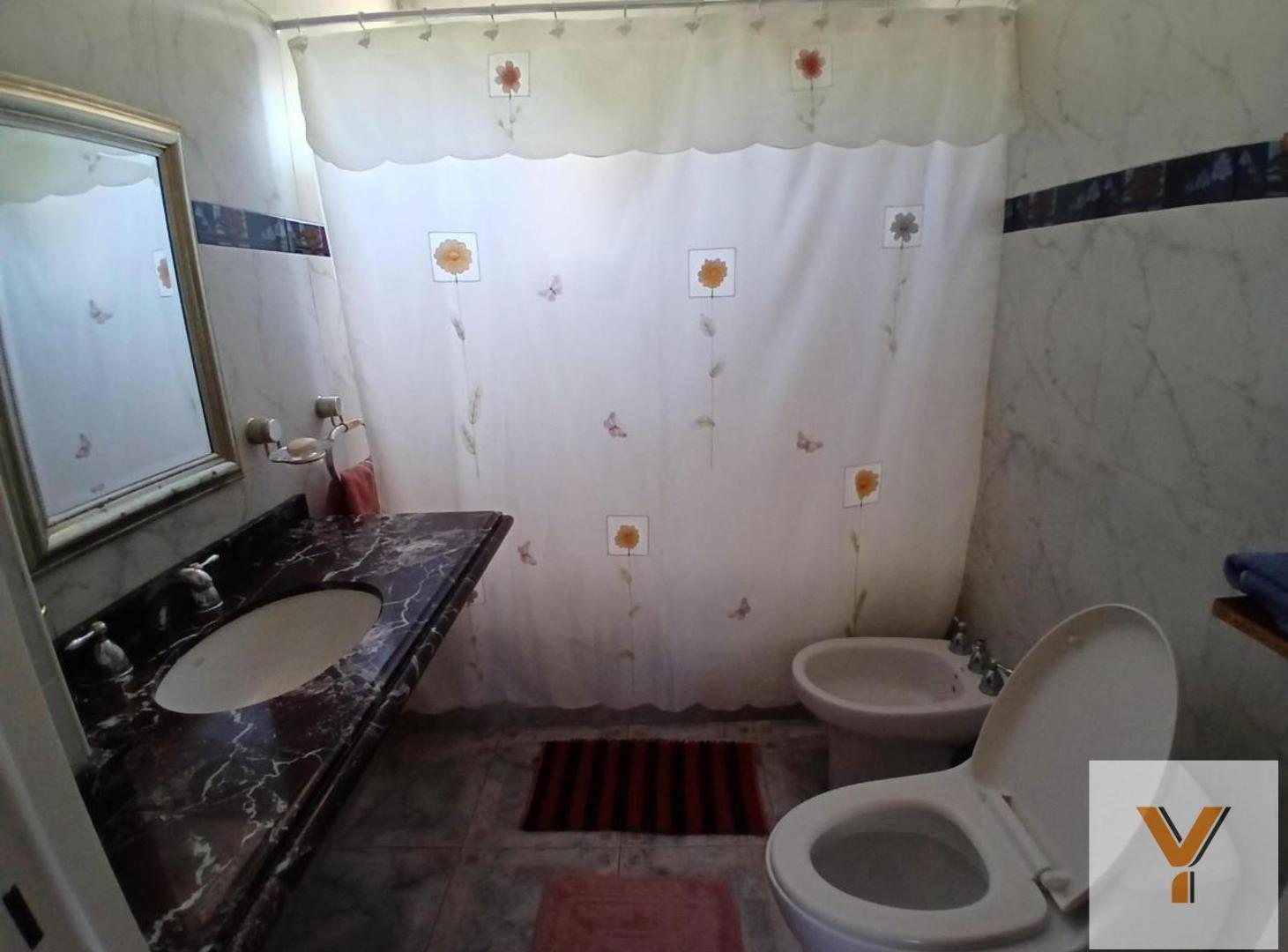 Foto de Casa en Venta - 3 Dormitorios 3 Baños - 400mts - San Isidro, imagen 1