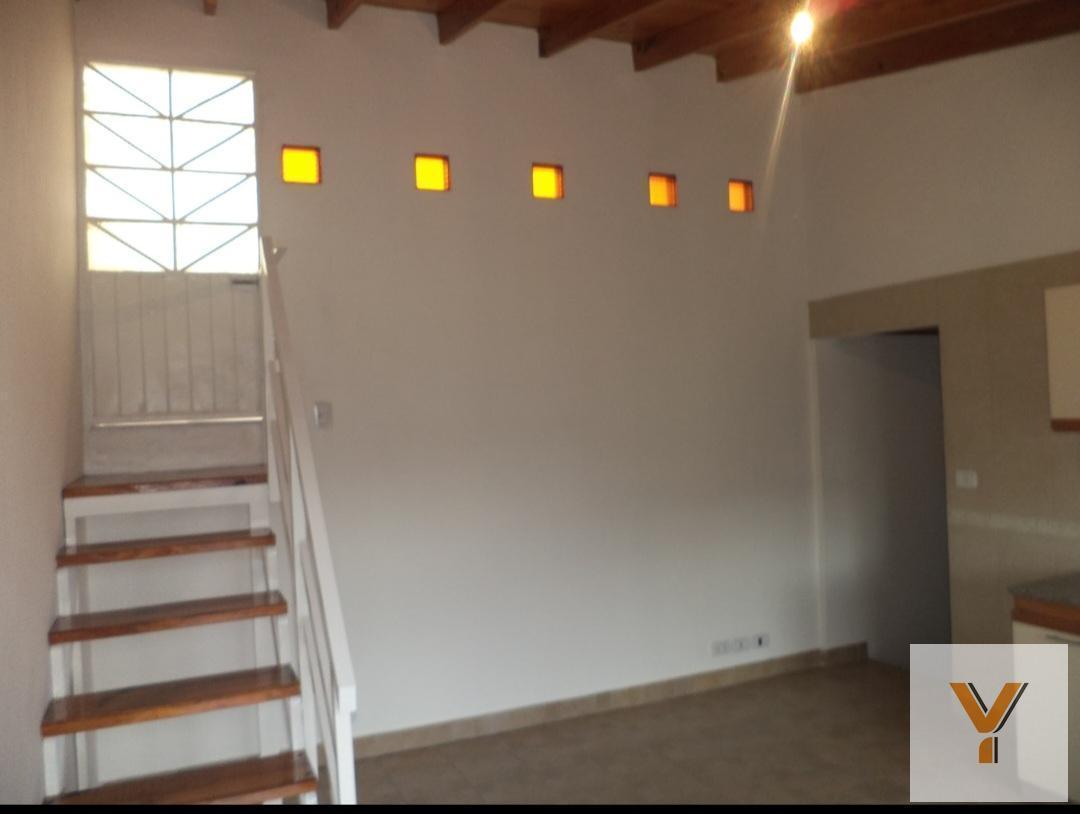 Foto de PH en venta - 2 Dormitorios 1 Baño - 75Mts2 - Crucesita, Avellaneda, imagen 4