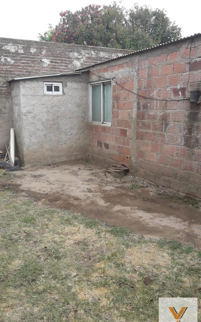 Foto de Casa en venta - 3 Dormitorios 1 Baño - 255Mts2 - Bahía Blanca, imagen 3