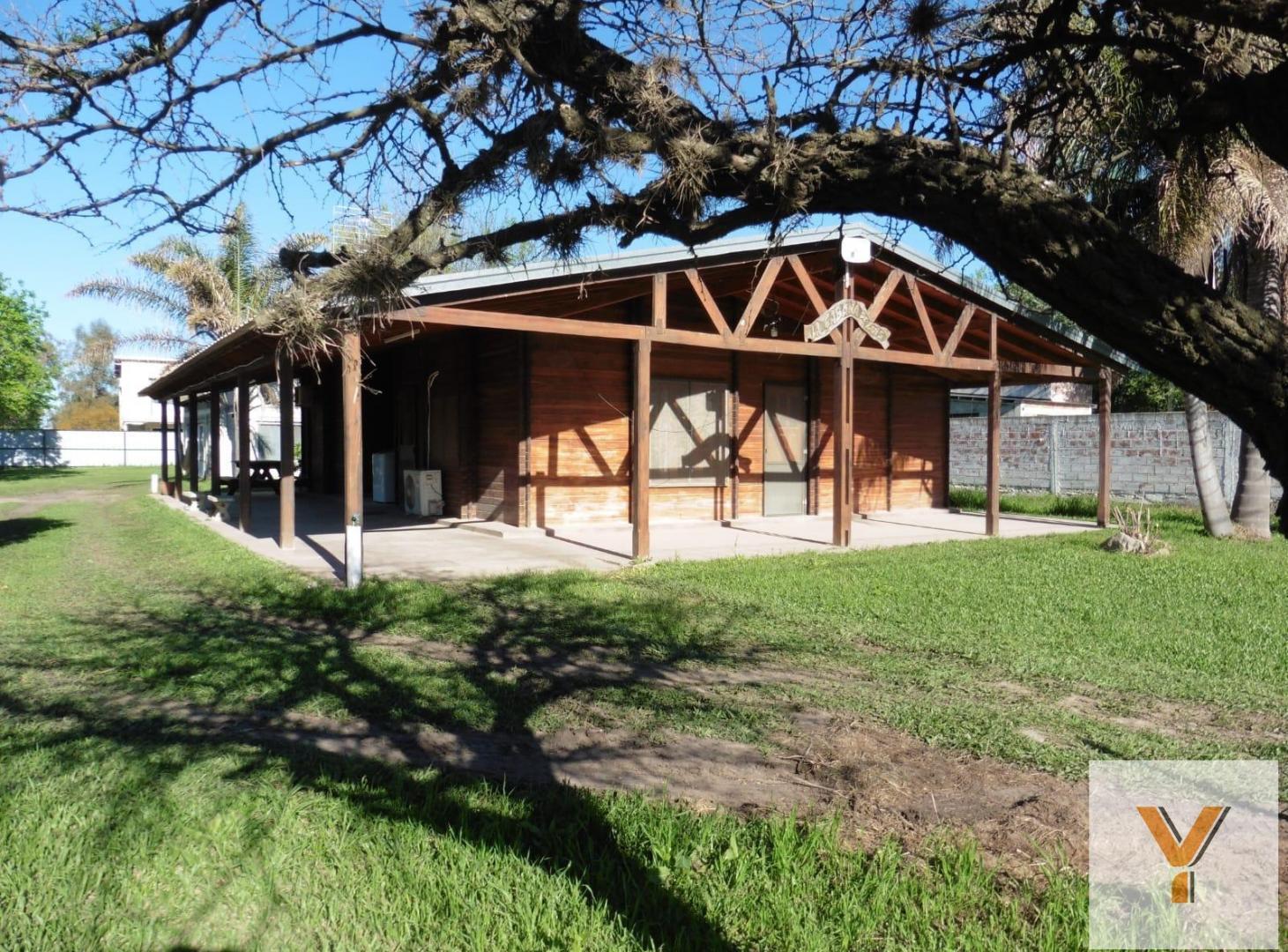 Foto de Casa en venta - 3 Dormitorios 2 Baños - Colón, imagen 3