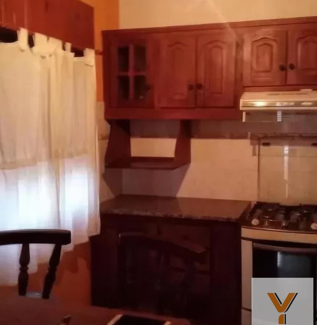 Foto de Casa en venta - 3 Dormitorios 1 Baño 1 Cochera - 300Mts2 - Jeppener, imagen 1