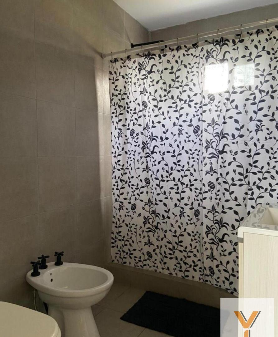 Foto de Casa en venta - 2 Dormitorios 1 Baño - Costa del Este, imagen 3