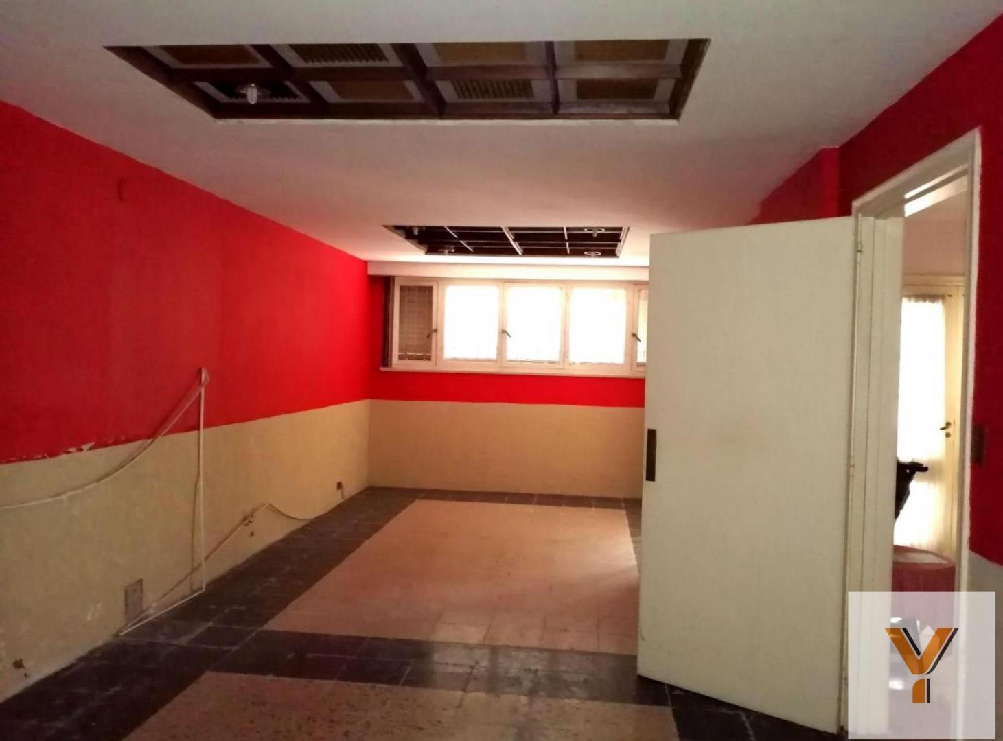 Foto de Casa en venta - 4 Dormitorios 4 Baños - Avellaneda, imagen 2