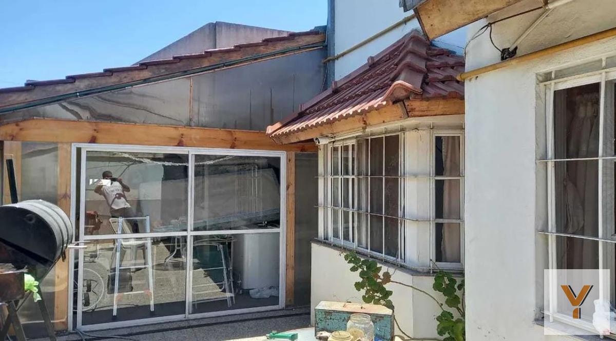 Foto de Casa venta - 4 dormitorios 3 baños - 300mts2 totales - General San, imagen 3
