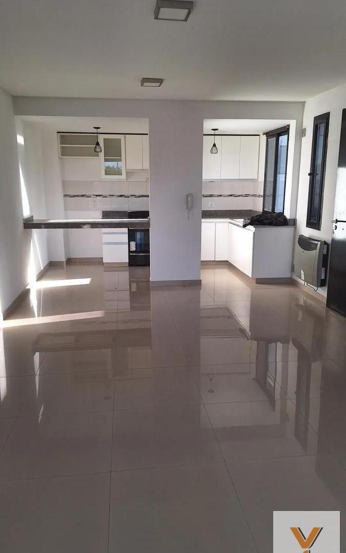 Foto de Departamento en Alquiler - Monoambiente 1 Baño - 40mts - Quilmes, imagen 3