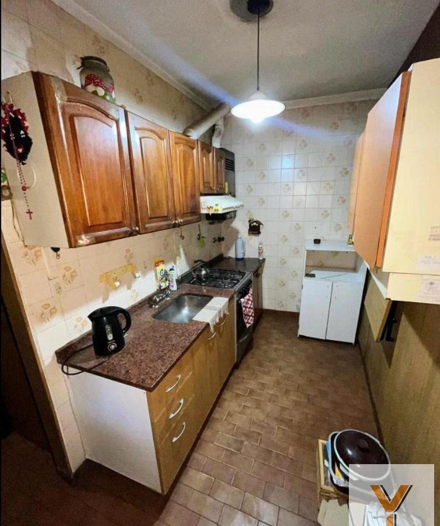 Foto de Casa en Venta - 2 Dormitorios 1 Baño - 120mts - Parque Avellaneda, imagen 2