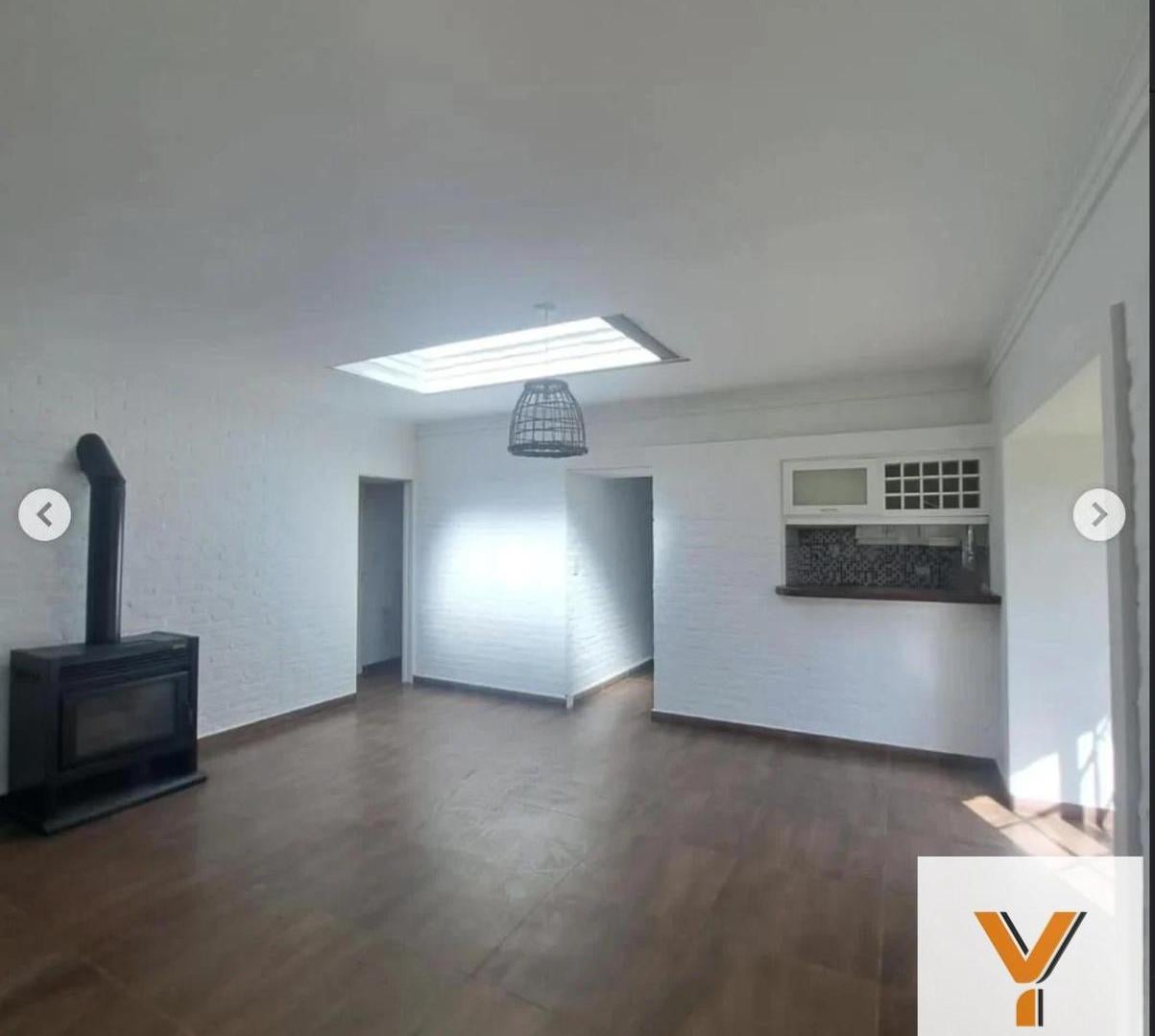 Foto de Casa en Alquiler - 3 Dormitorios 3 Baños - 370mts - Berazategui, imagen 4