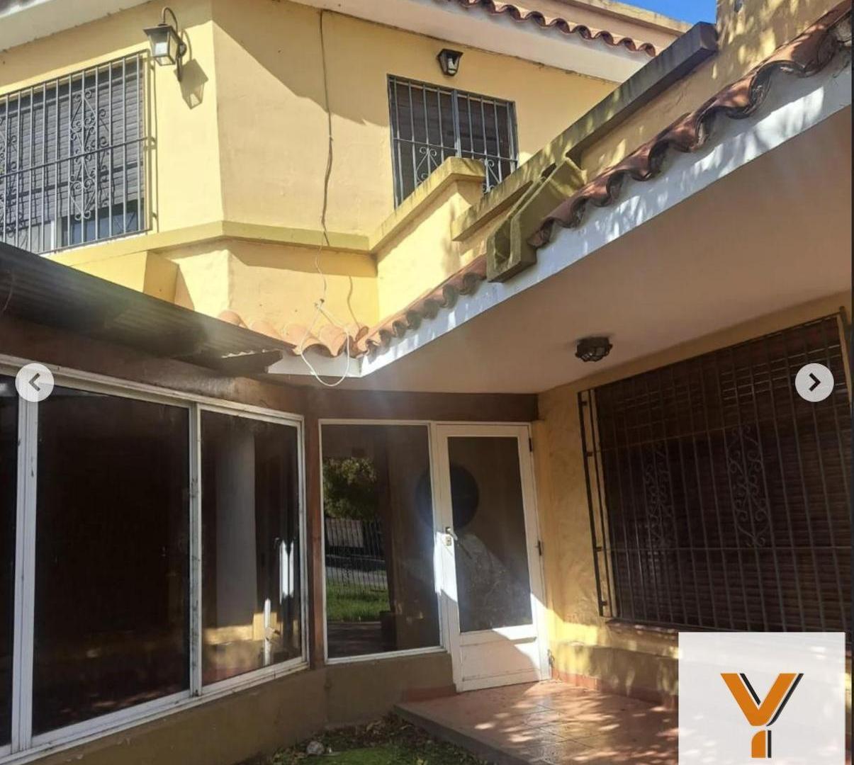 Foto de Casa en Alquiler - 3 Dormitorios 3 Baños - 370mts - Berazategui, imagen 2