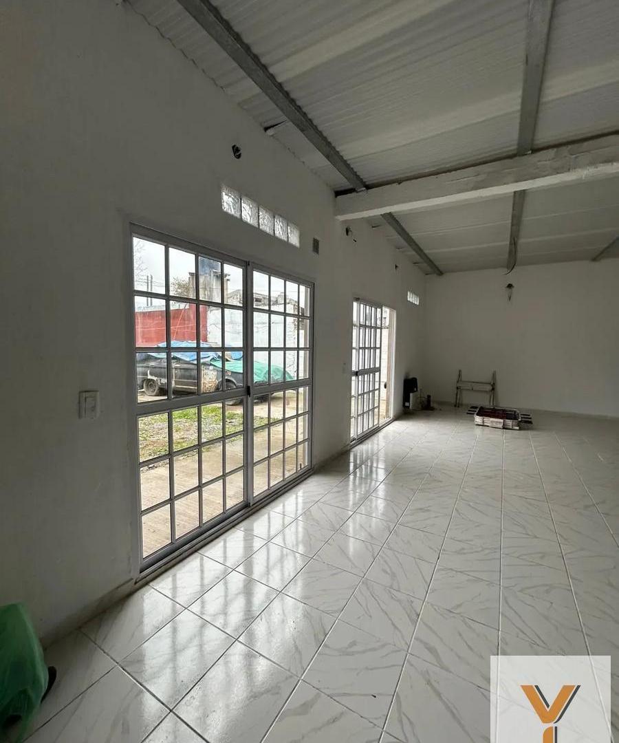 Foto de Casa en Venta - Monoambiente 1 Baño - 300mts - Almirante Brown, imagen 4