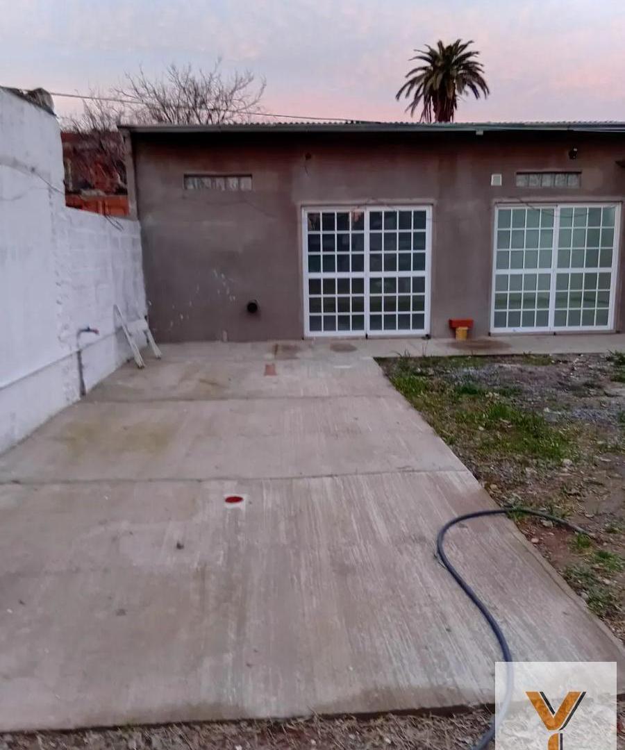 Foto de Casa en Venta - Monoambiente 1 Baño - 300mts - Almirante Brown, imagen 1