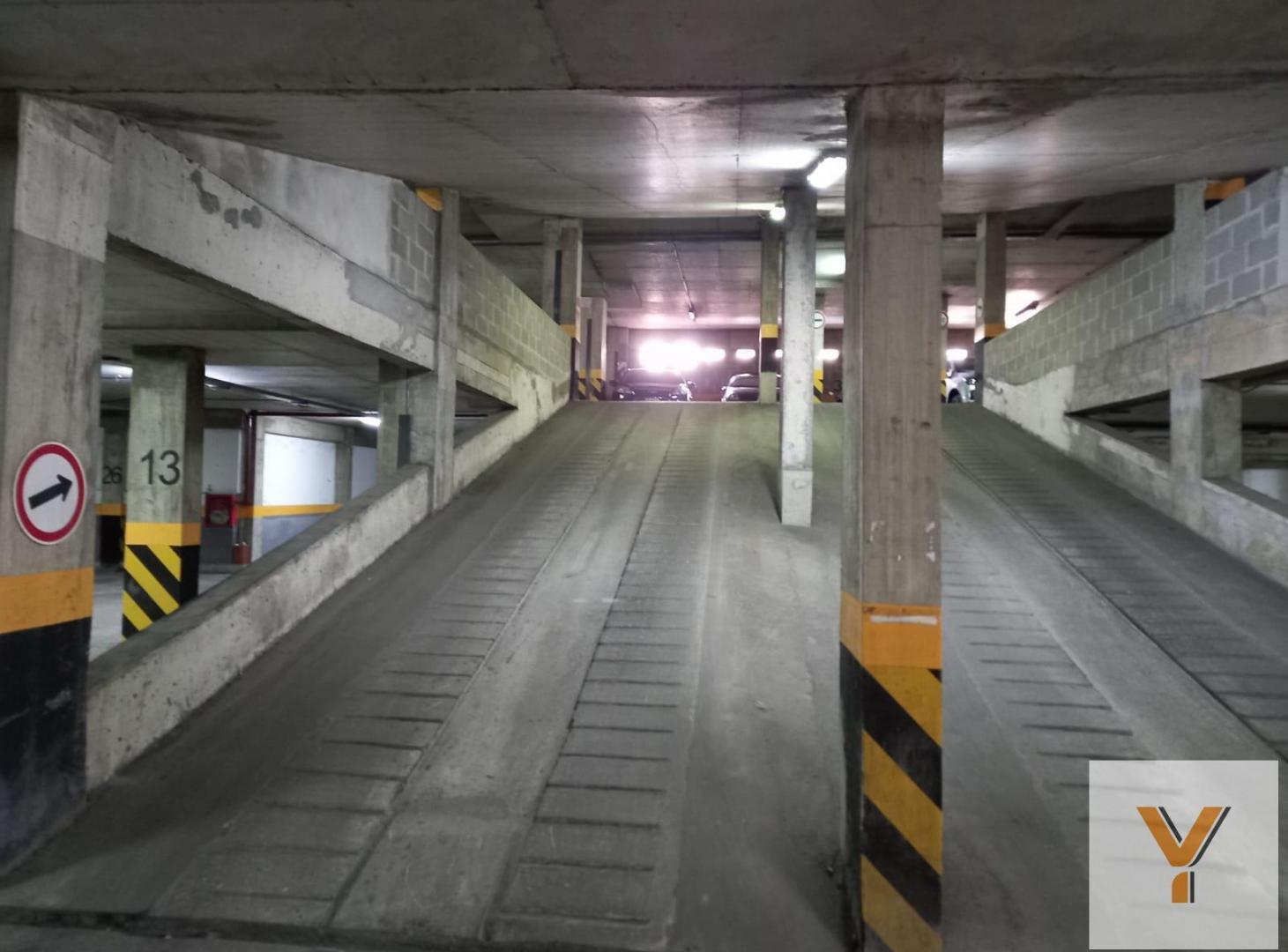 Foto de Cochera en Venta - - 12mts - Avellaneda, imagen 2