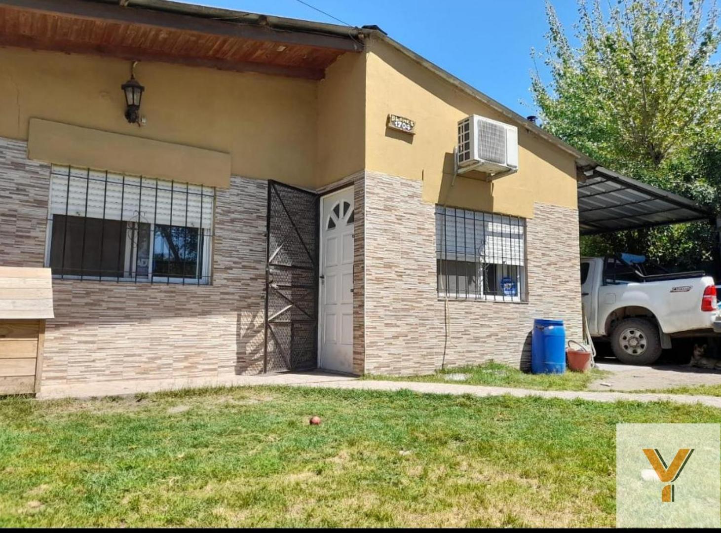 Casa en venta - 3 Dormitorios 1 Baño - Cochera - 450Mts2 - Mariano Acosta, Merlo