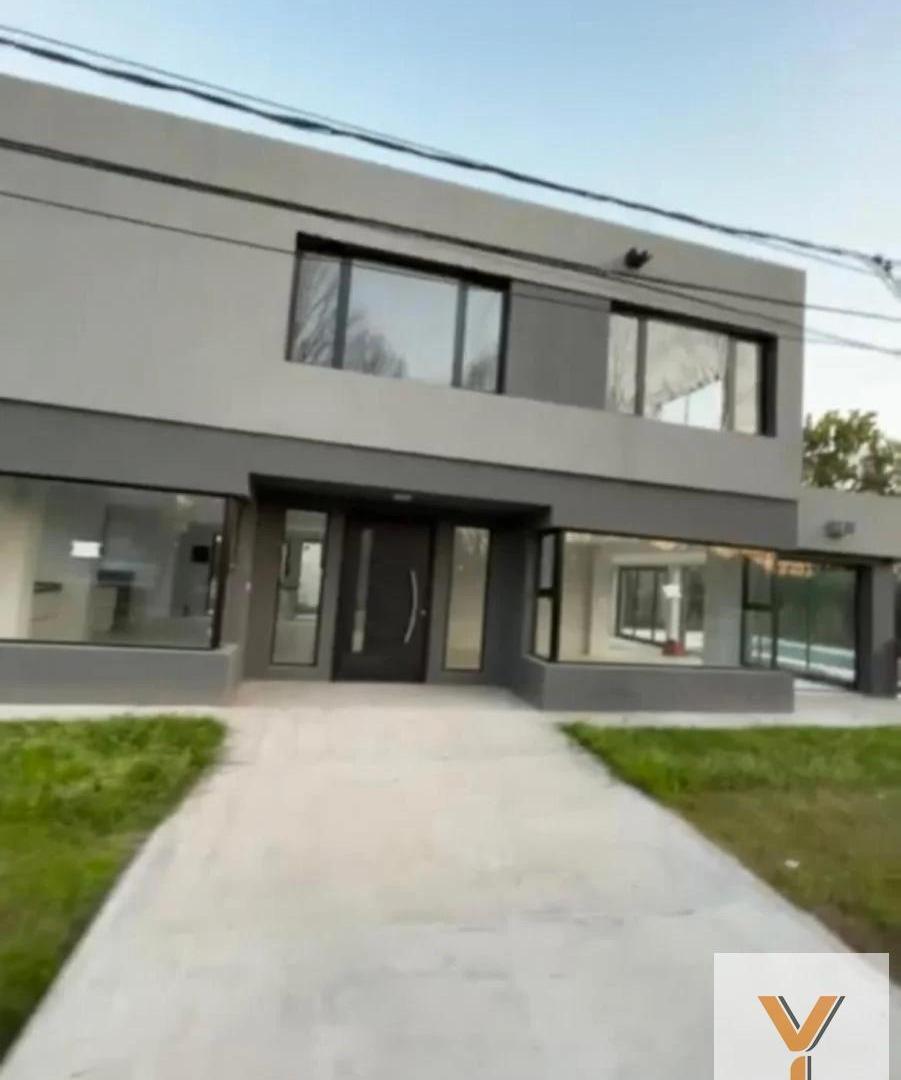 Foto de Casa en alquiler - 4 Dormitorios 4 Baños - 455Mts2 - Canning, imagen 1