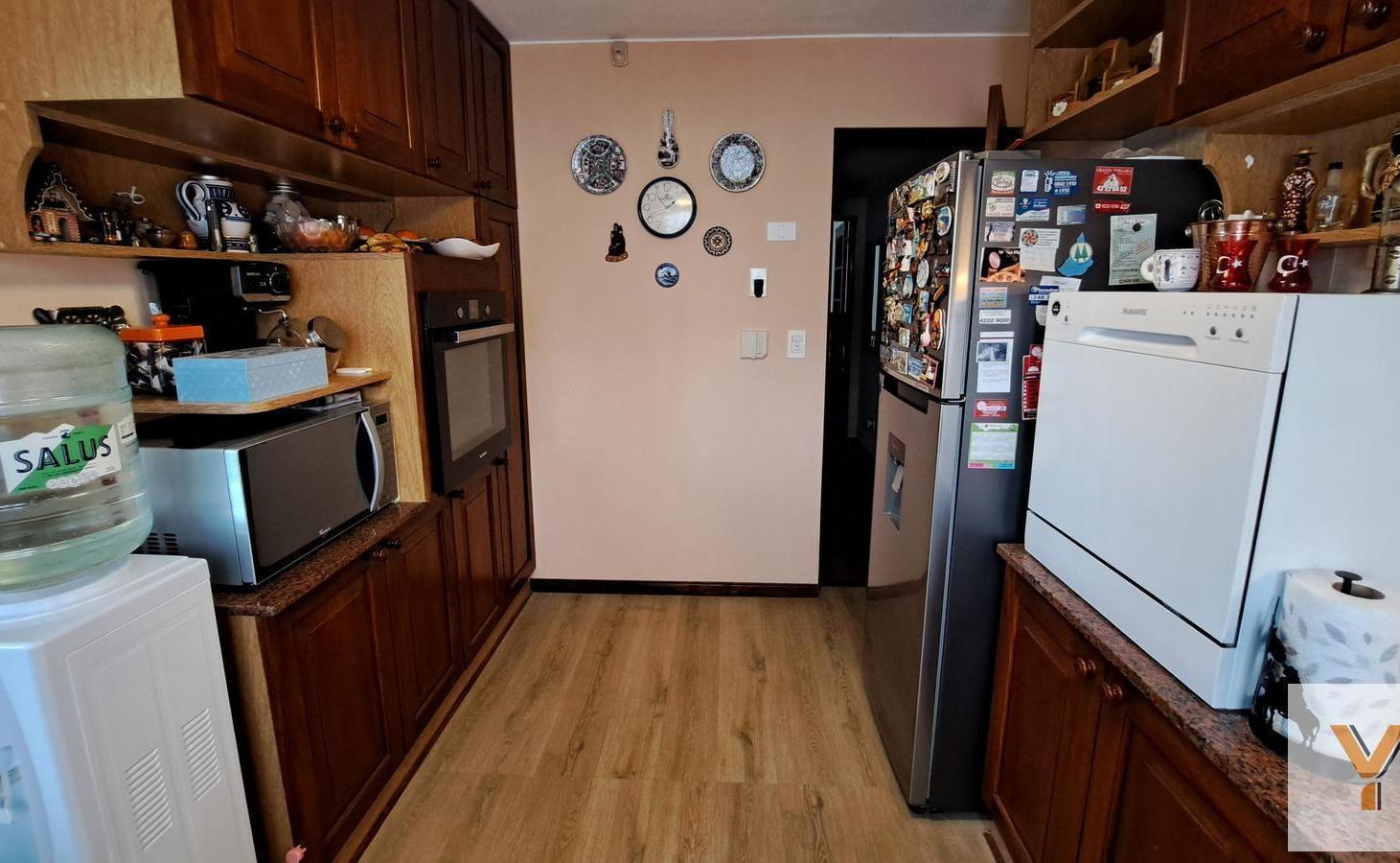 Foto de Casa en venta - 3 Dormitorios 2 Baños - Cochera - 762Mts2 - Punta del, imagen 2