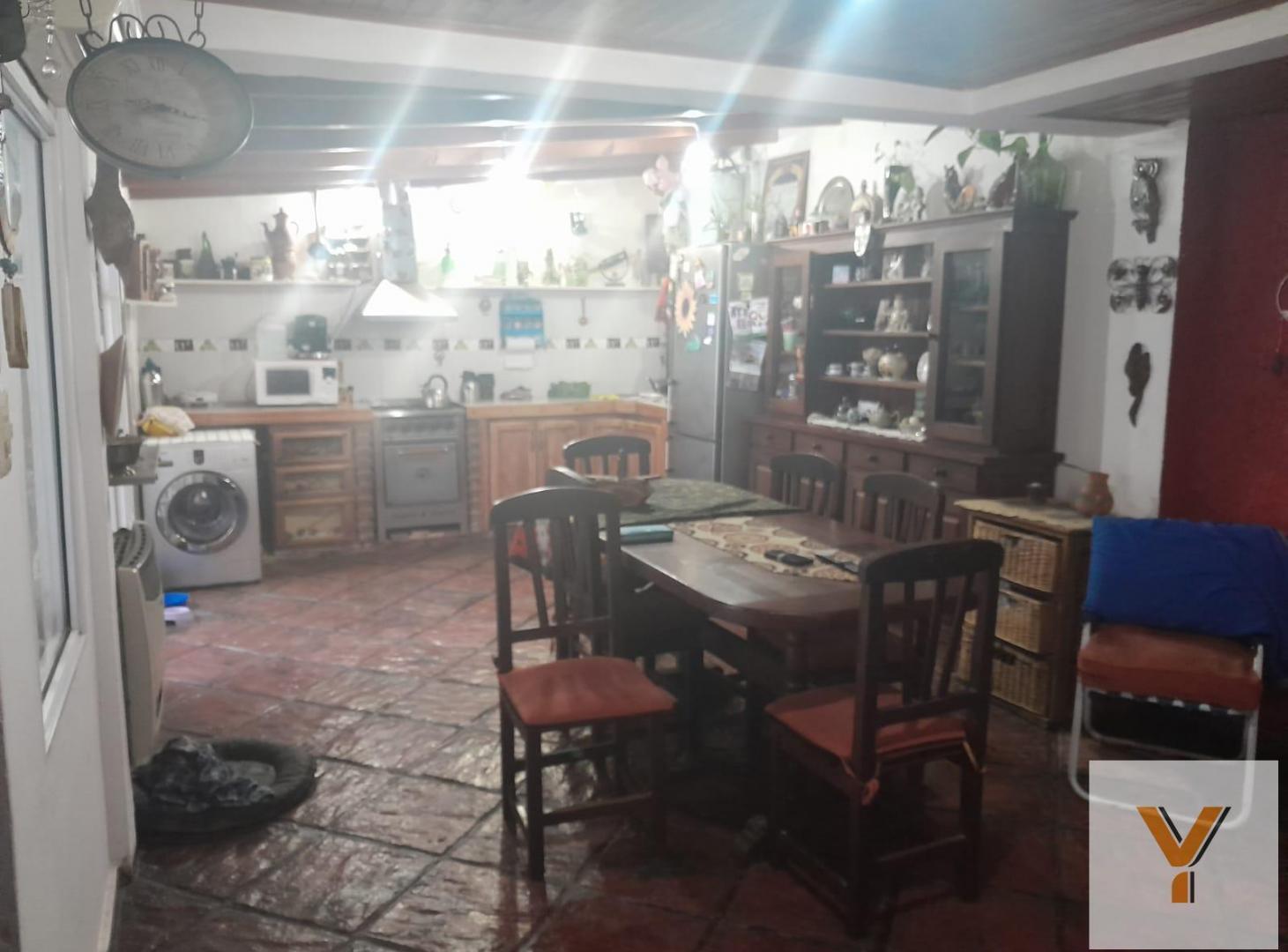 Foto de Casa en venta - 2 Dormitorios 1 Baño - Cochera - 208Mts2 - Longchamps, imagen 5
