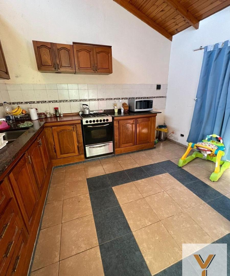Foto de Casa en venta - 2 Dormitorios 1 Baño - Cochera - 300Mts2 - Agua de Oro, imagen 5